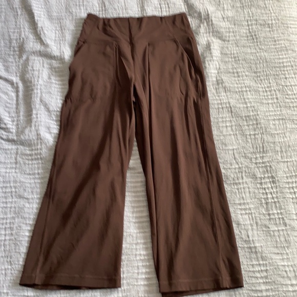 Lulu Lemon Wide Leg Align Crops